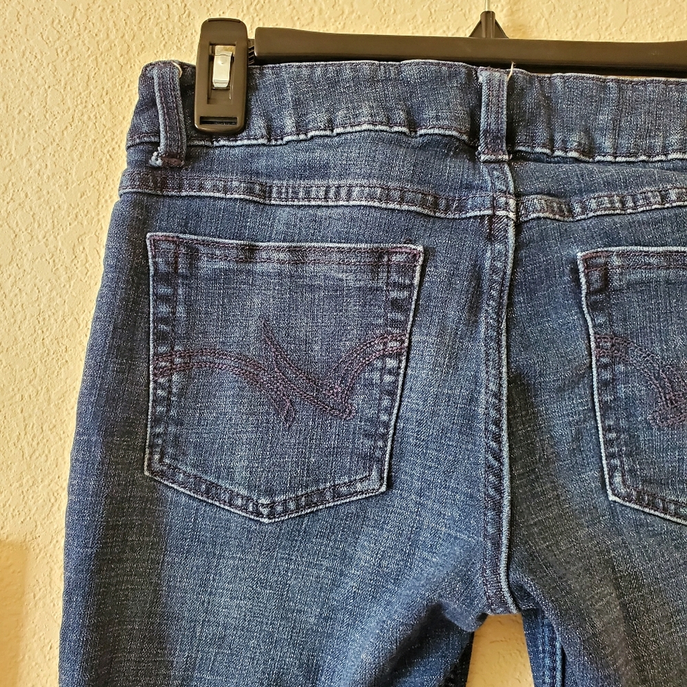 Wrangler Straight Leg Jeans 🌻